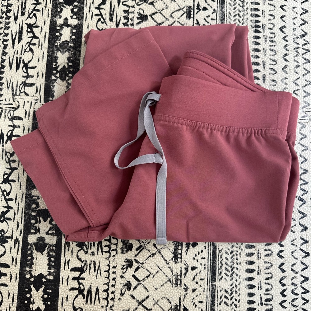 Figs Women's Mauve Pants